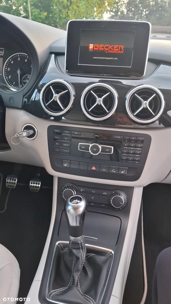 Mercedes-Benz Klasa B 180 BlueEFFICIENCY Edition 1 - 26