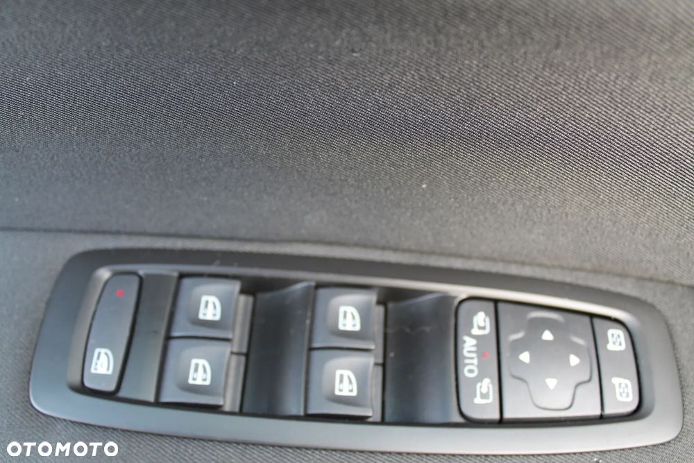 Renault Megane ENERGY TCe 130 LIMITED - 27