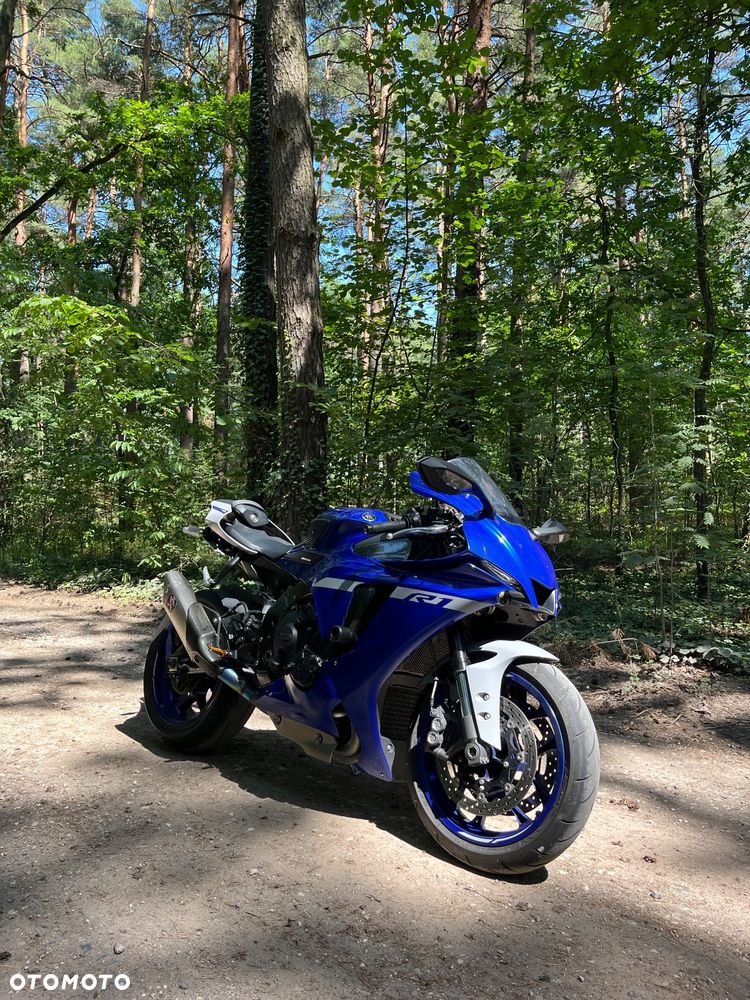 Yamaha R1 - 7