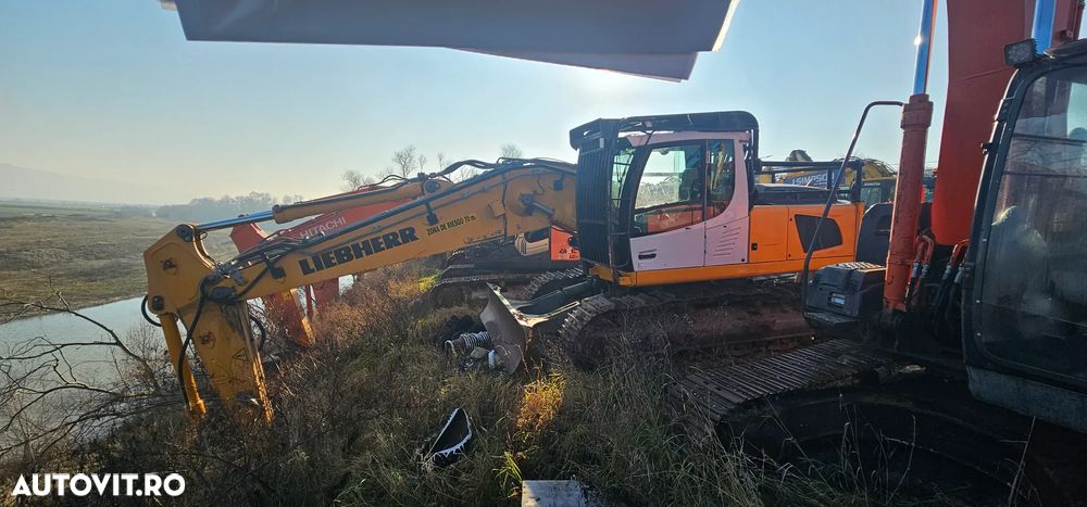 Liebherr R 916 Excavator pe senile - 3