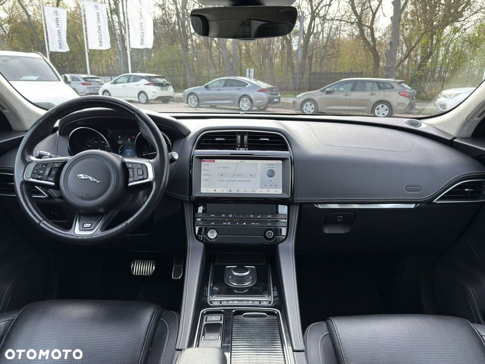Jaguar F-Pace 2.0 i4D AWD R-Sport - 26