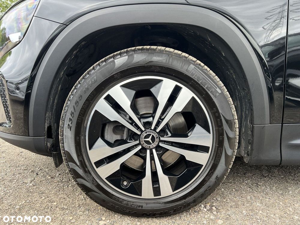 Mercedes-Benz GLB - 16