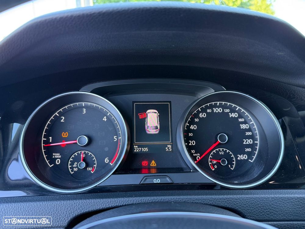 VW Golf Variant 1.6 TDi Highline DSG - 11