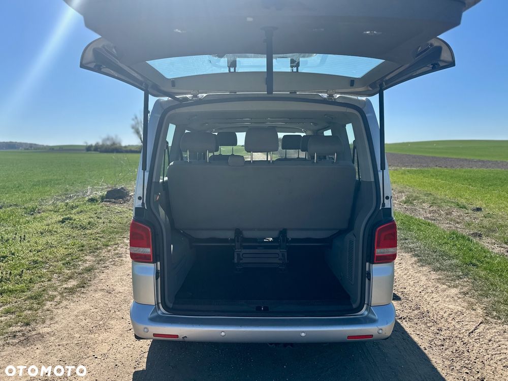 Volkswagen Caravelle - 8