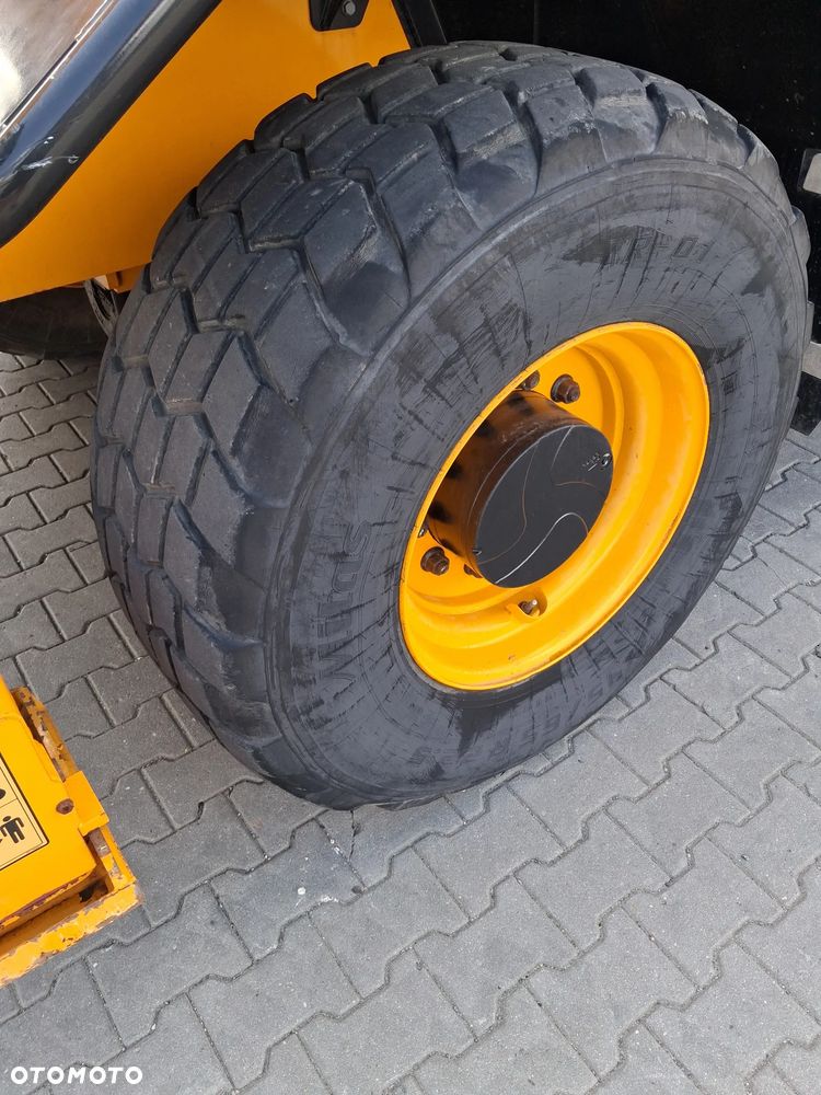 JCB 555 - 210 R ROTO - 11