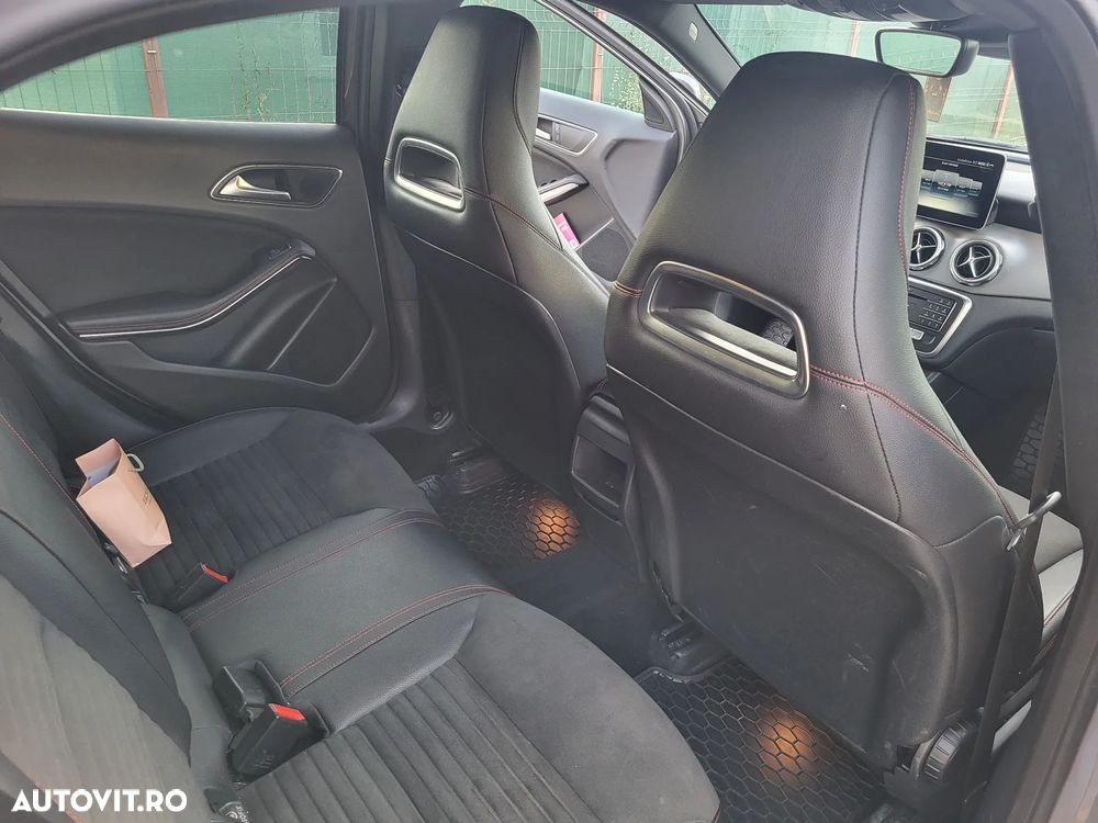 Mercedes-Benz GLA - 13