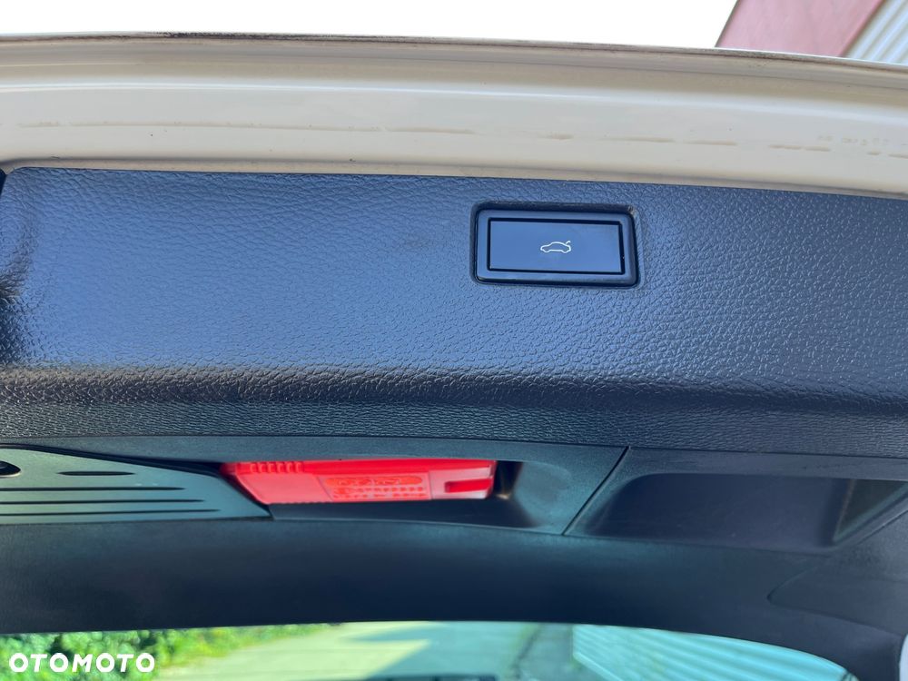 Volkswagen Passat Variant 2.0 TDI Highline - 18