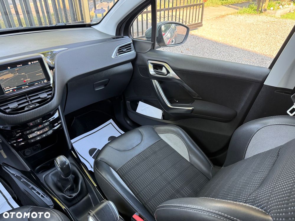 Peugeot 2008 1.2 Pure Tech GPF Crossway S&S - 29