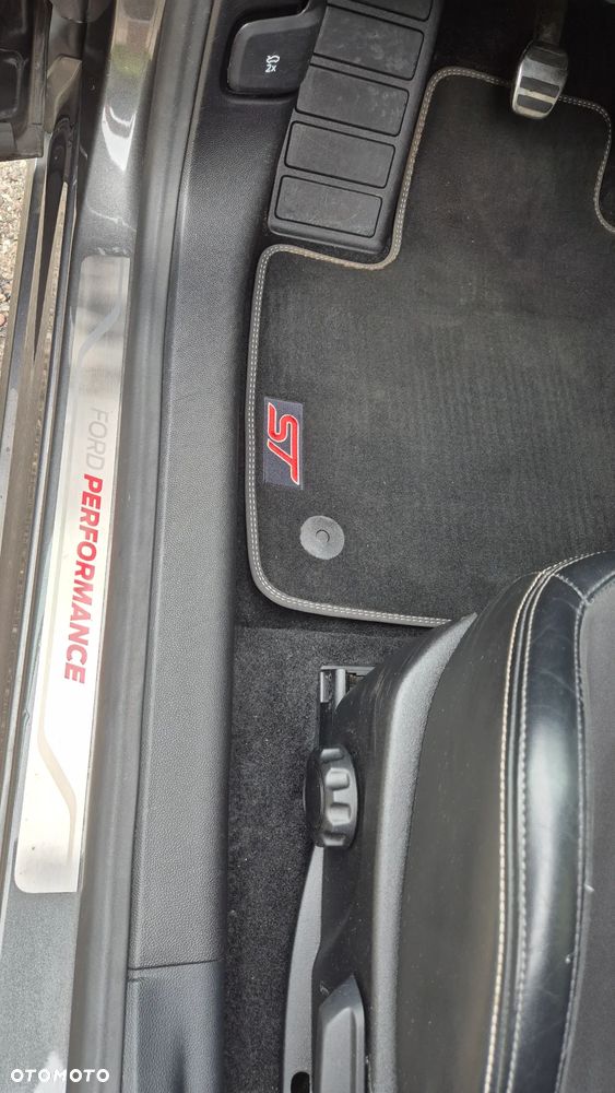 Ford Focus 2.0 EcoBlue ST - 26