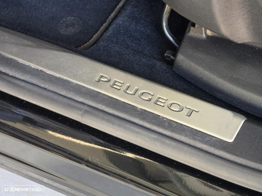 Peugeot 3008 1.6 Hybrid GT Pack e-EAT8 - 17