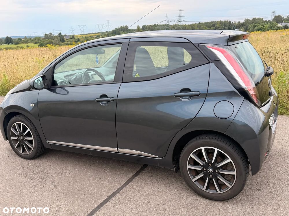 Toyota Aygo x-clusiv - 28