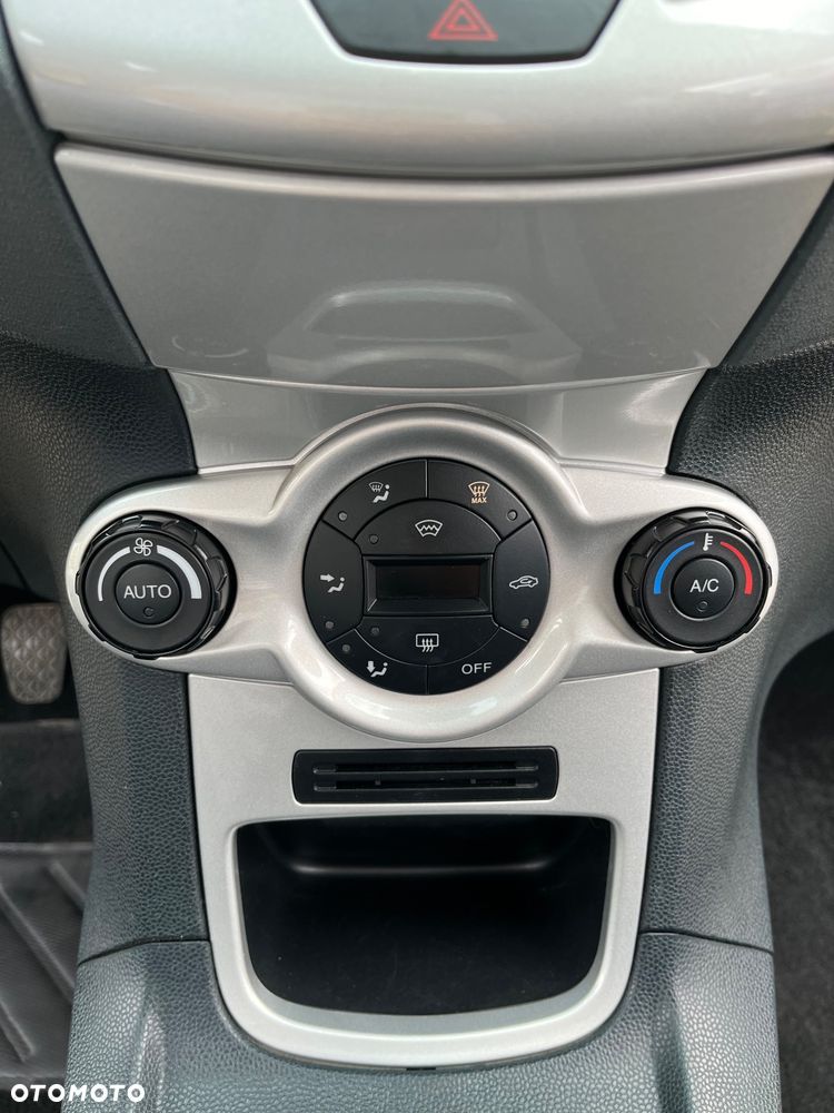 Ford Fiesta 1.25 Titanium EU5 - 10