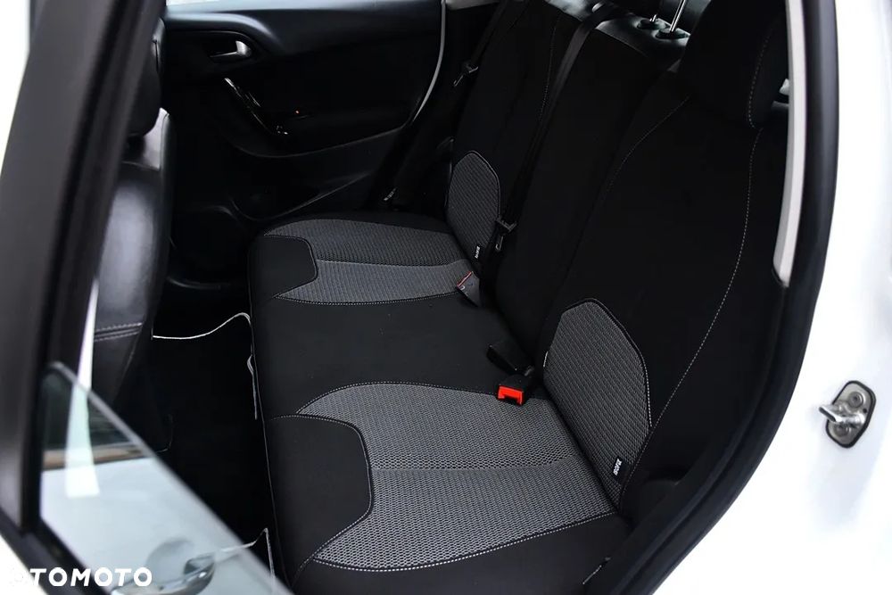 Citroën C3 Pure Tech (VTi) 82 Exclusive - 32