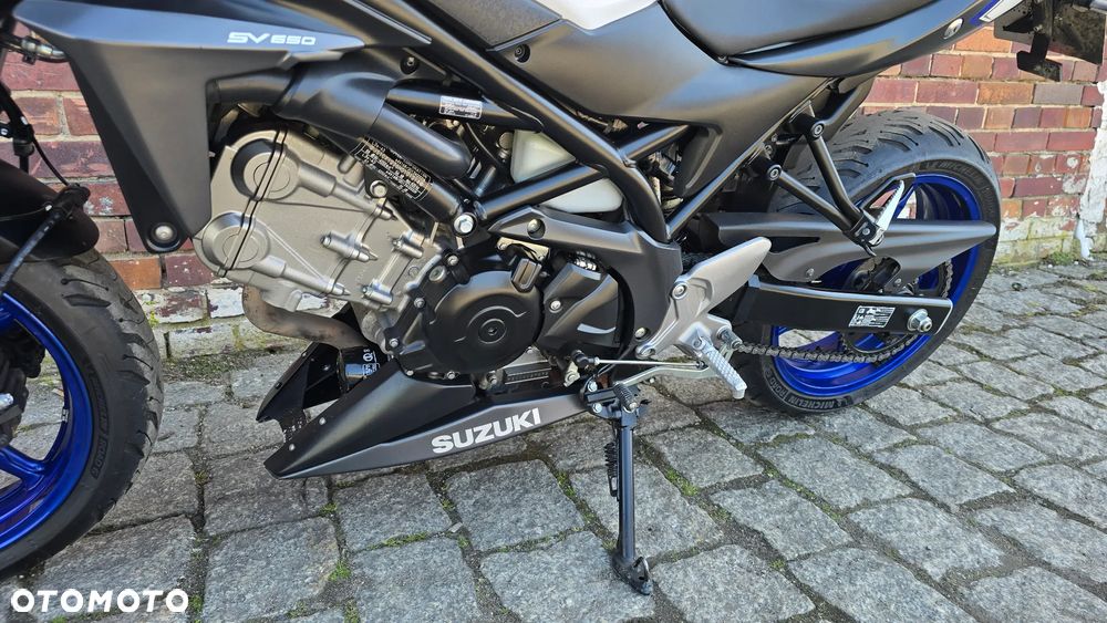 Suzuki SV - 8