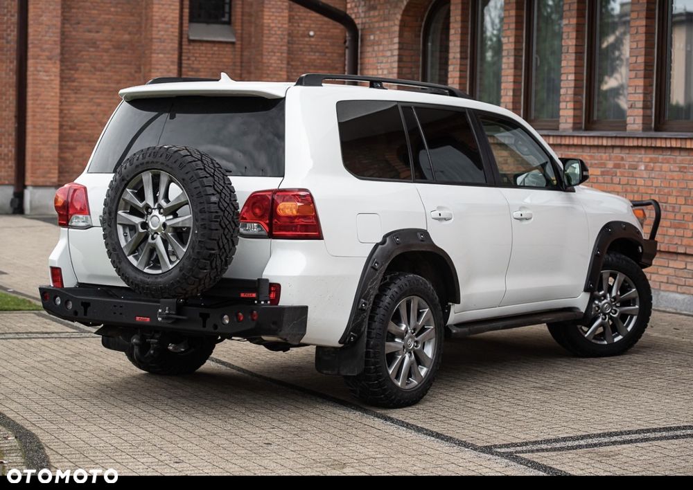 Toyota Land Cruiser - 3