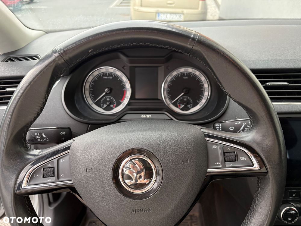 Skoda Octavia 2.0 TDI SCR Style DSG - 10