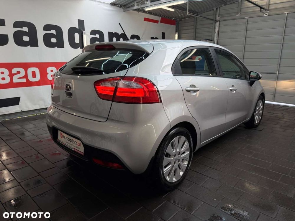 Kia Rio - 8