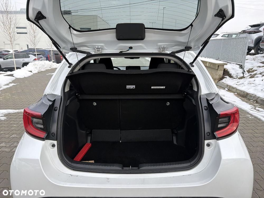 Toyota Yaris - 12