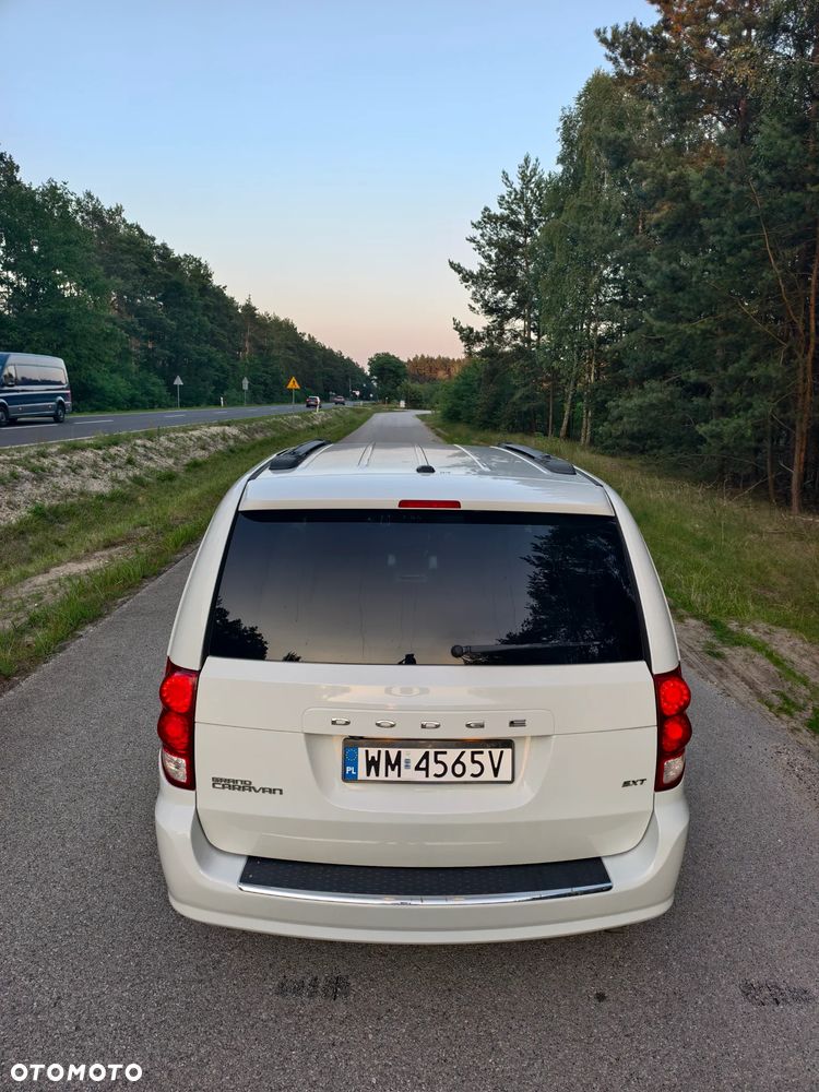 Dodge Grand Caravan - 25