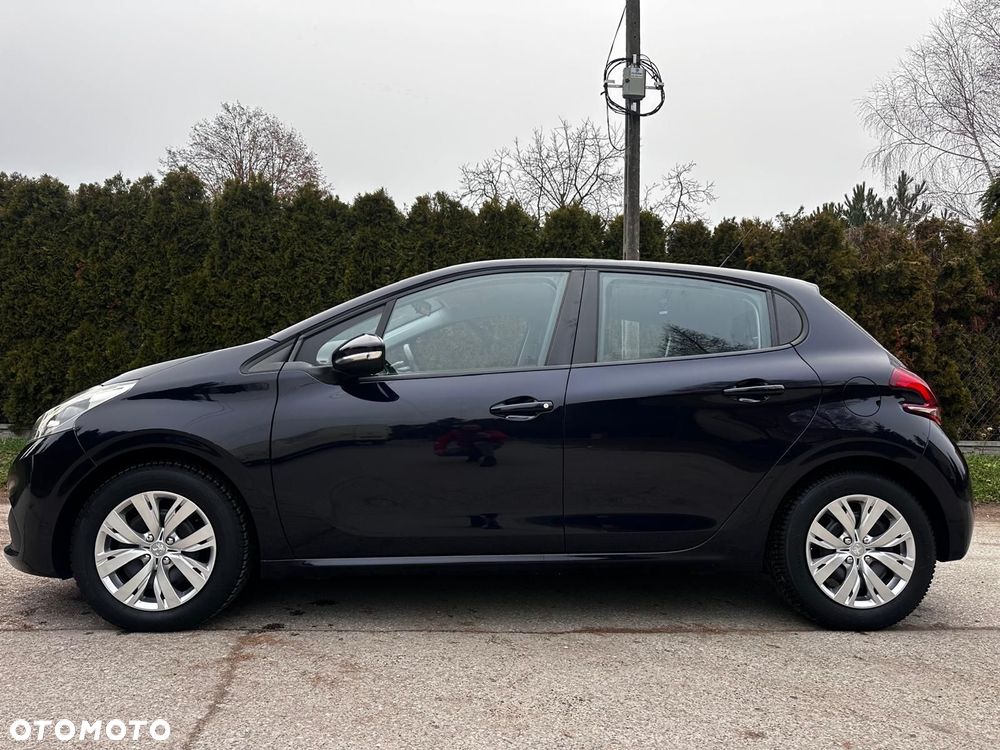 Peugeot 208 - 10