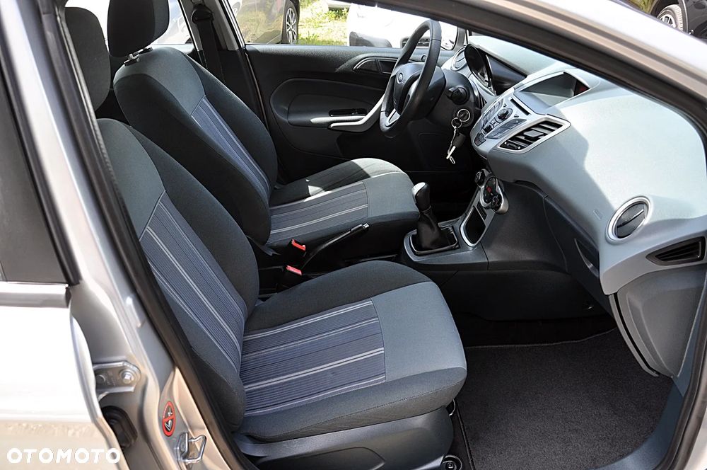 Ford Fiesta 1.25 Silver X - 24