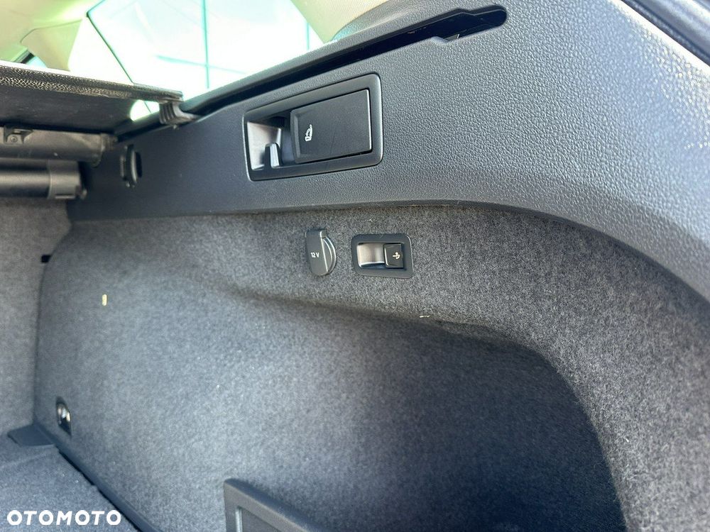 Volkswagen Passat Variant 2.0 TDI SCR Comfortline - 31