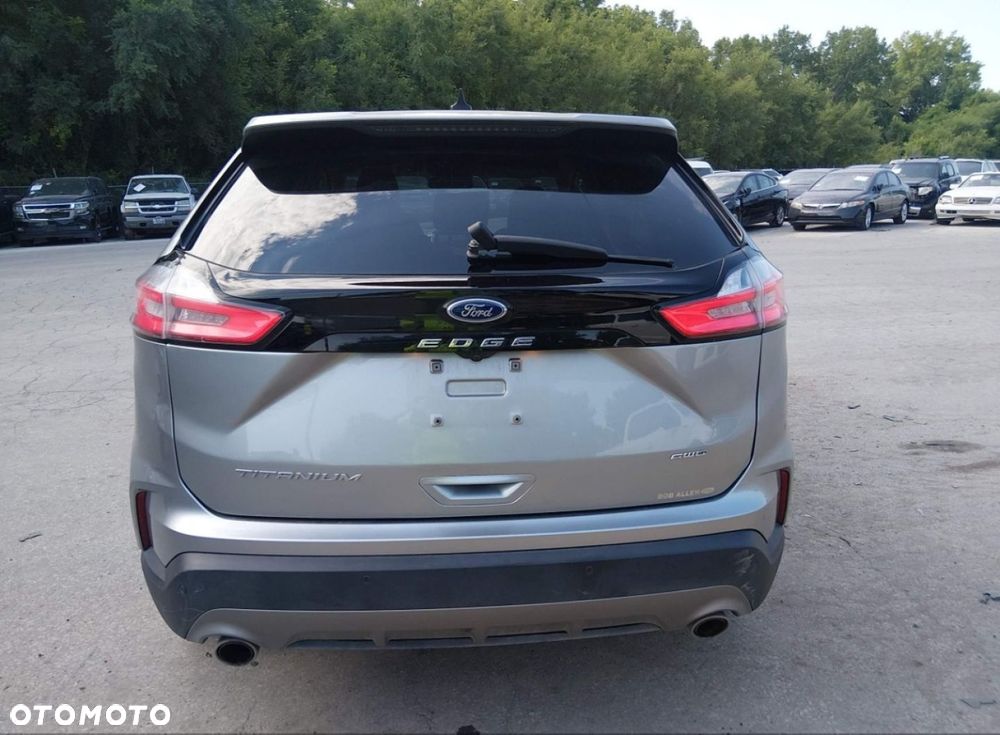 Ford Edge - 9