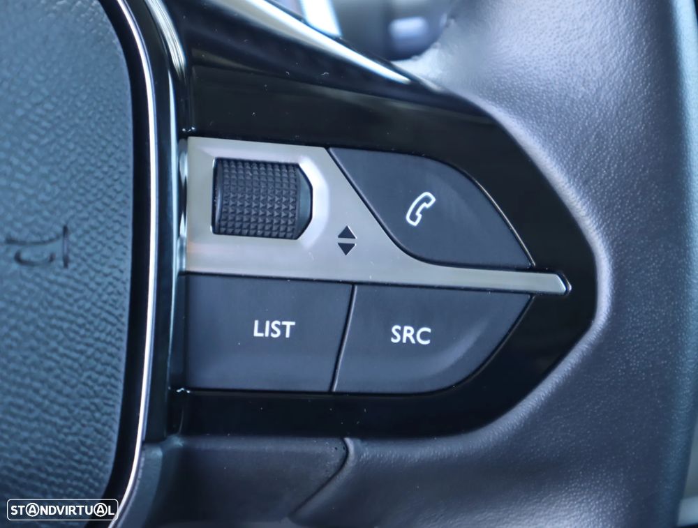 Peugeot 208 1.2 Hybrid Allure e-DCS6 - 31