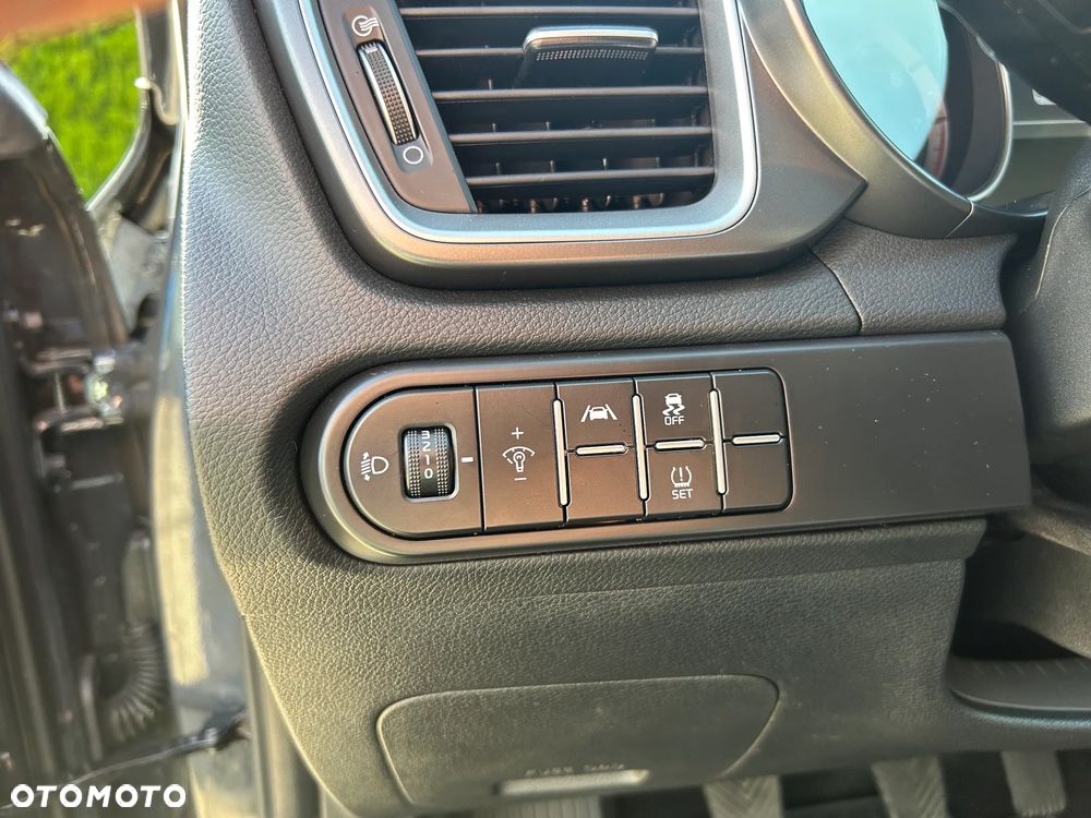 Kia Ceed 1.5 T-GDI M - 12