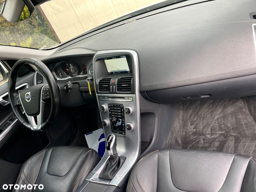 Volvo XC 60 D4 Geartronic Summum - 13