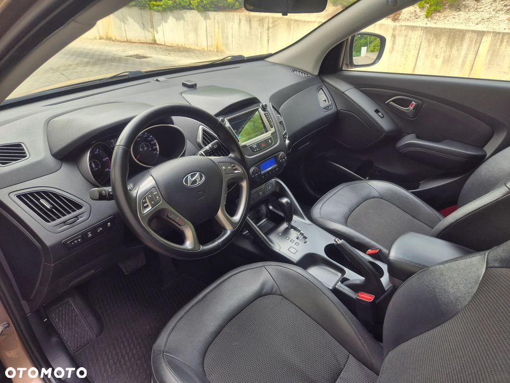 Hyundai ix35 2.0 CRDi 4WD Automatik Fifa World Cup Gold Edition - 3