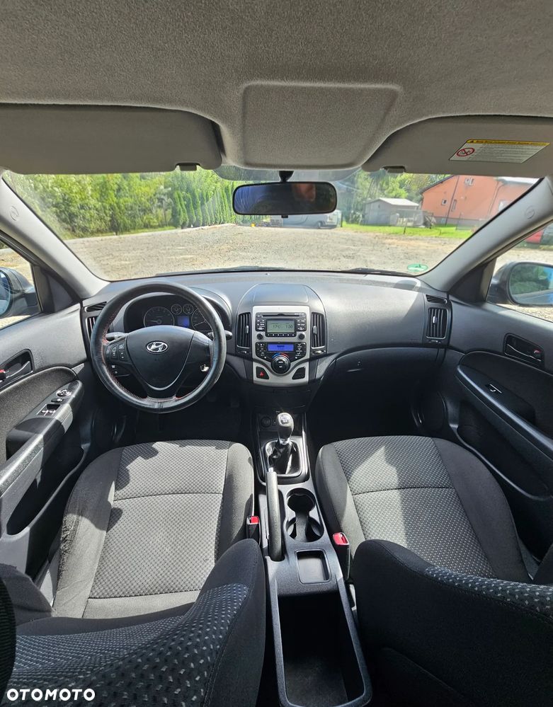 Hyundai i30 1.4 Comfort World Cup - 10
