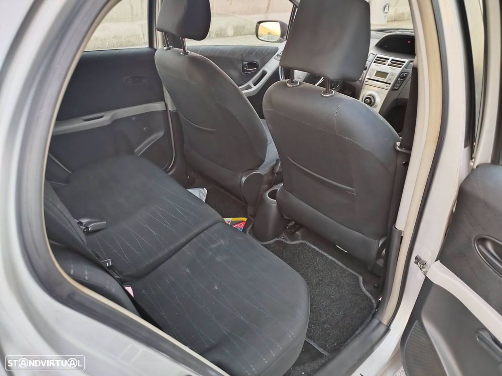 Toyota Yaris 1.0 VVT-i AC - 10