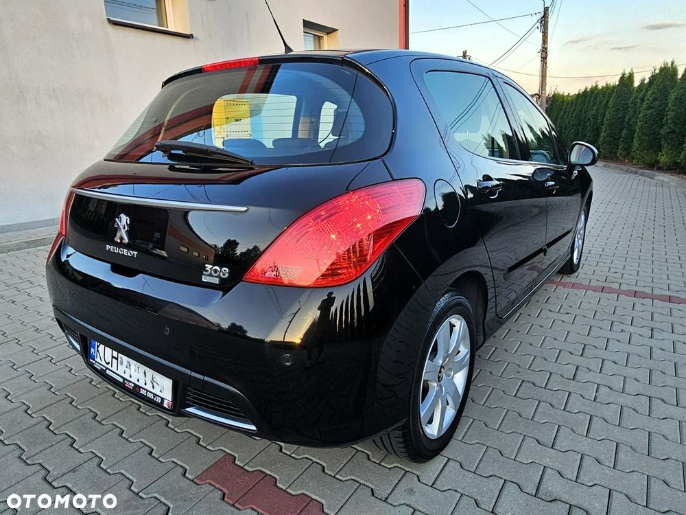 Peugeot 308 - 8