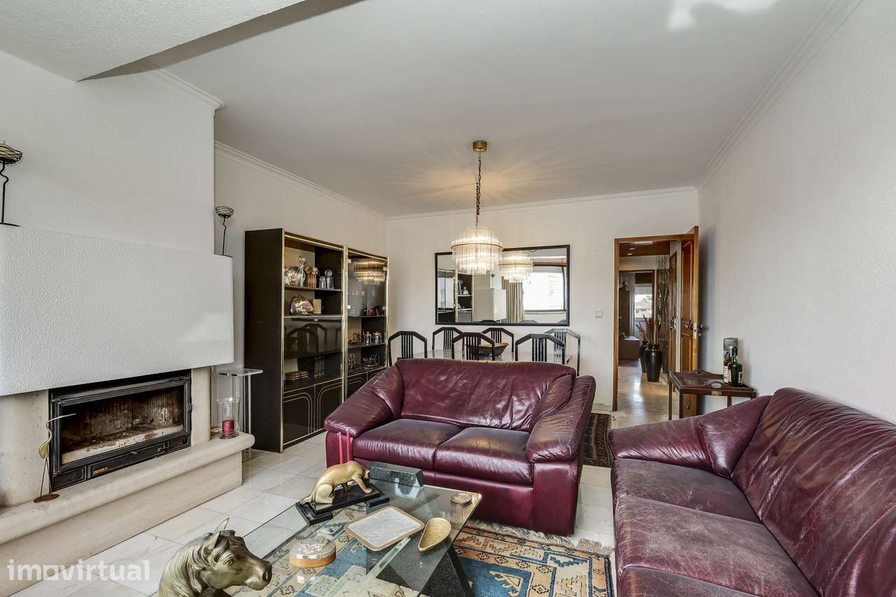 Apartamento duplex T2+1 em Linda a Velha - Grande imagem: 2/29