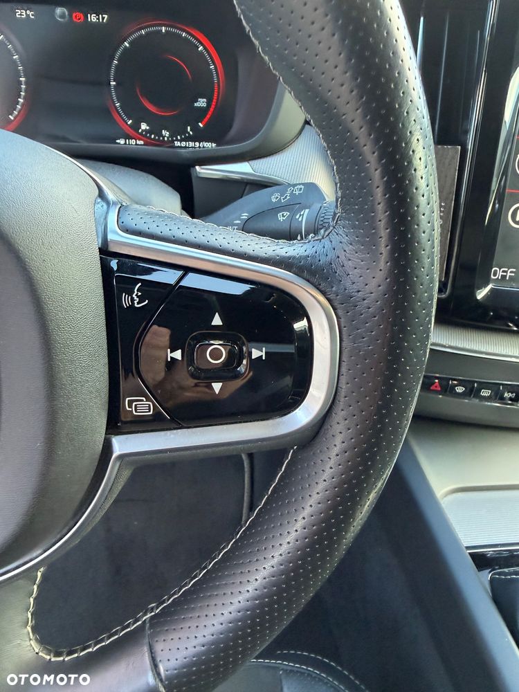 Volvo XC 60 D4 SCR AWD R-Design - 17