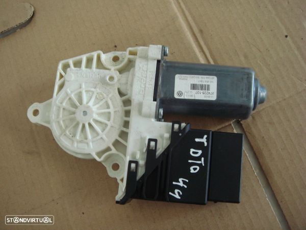 Motor De Elevador Tr Dta Volkswagen Passat (3C2) - 1