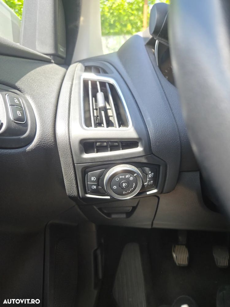 Ford Focus 1.0 EcoBoost Titanium - 17