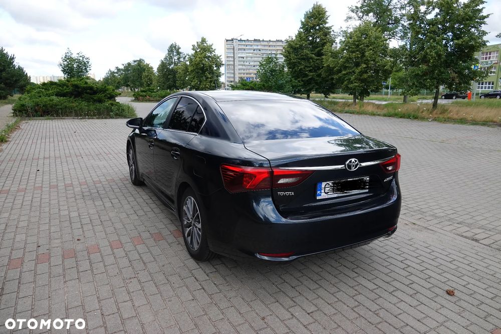 Toyota Avensis 1.8 Premium - 4