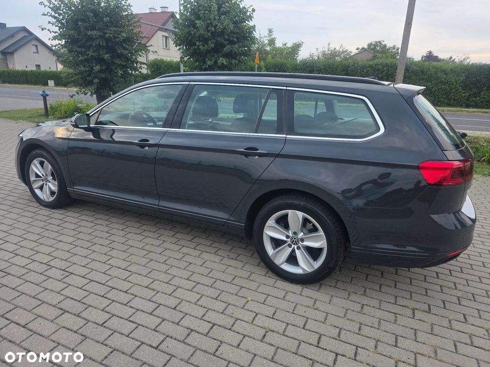 Volkswagen Passat 2.0 TDI EVO Elegance - 9