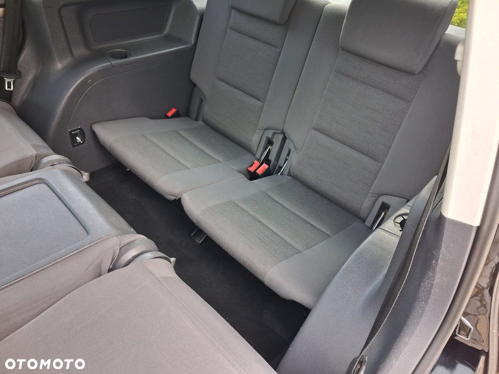 Volkswagen Touran - 15