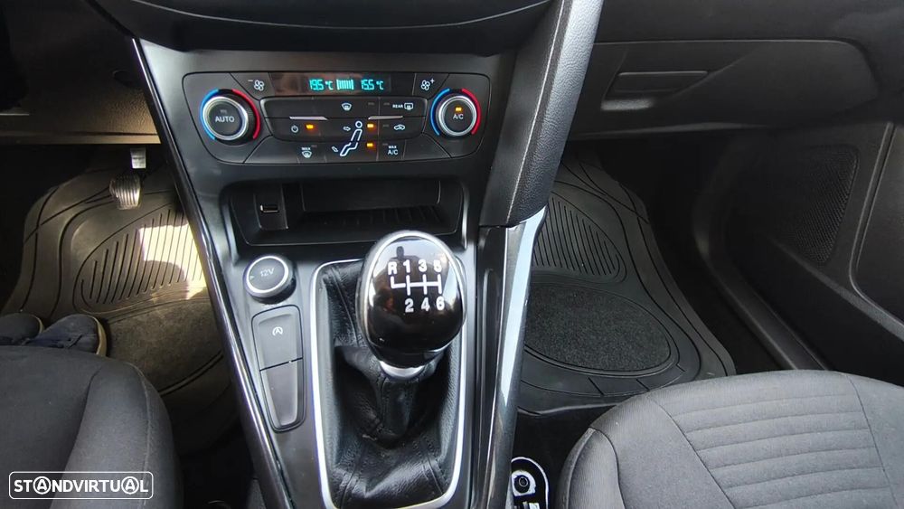 Ford Focus SW 1.5 TDCi Titanium ECOnetic - 18