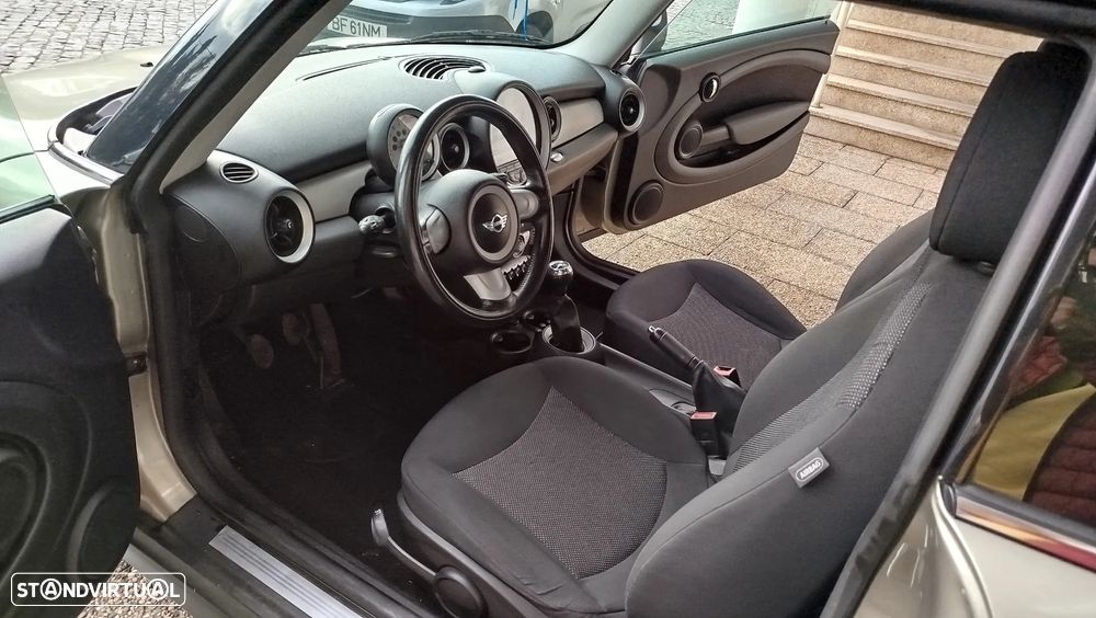 MINI 3 Portas One - 8