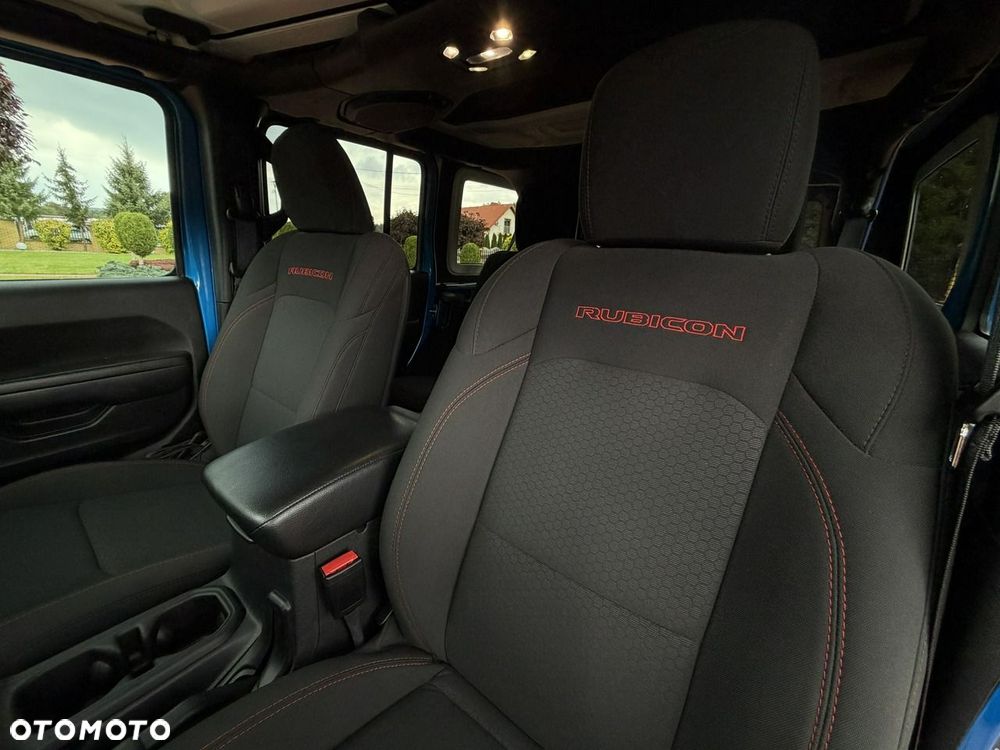 Jeep Wrangler - 32
