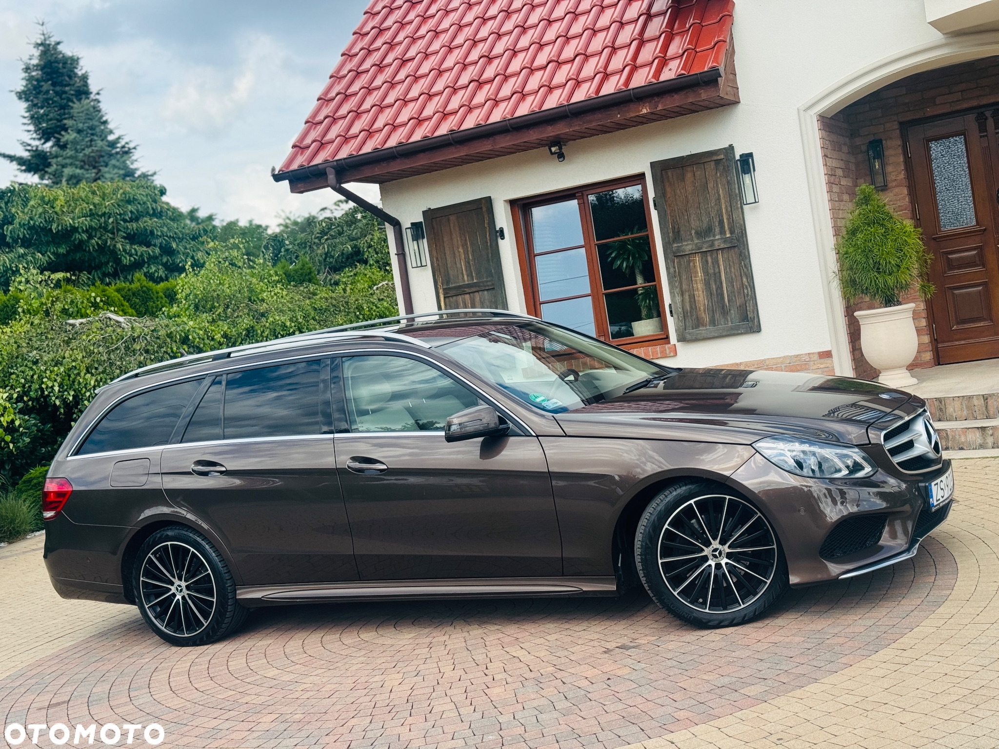 Mercedes-Benz Klasa E 300 T BlueTEC HYBRID 7G-TRONIC Avantgarde - 35