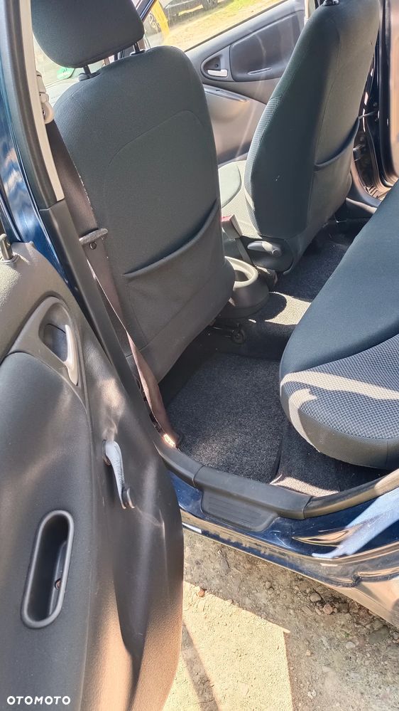 Toyota Yaris 1.3 Blue - 15