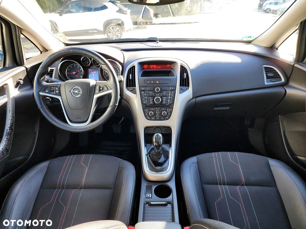 Opel Astra 1.4 Turbo 150 Jahre - 17