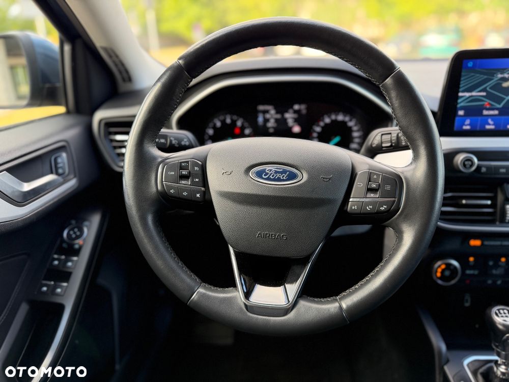 Ford Focus 1.0 EcoBoost Titanium Business - 23