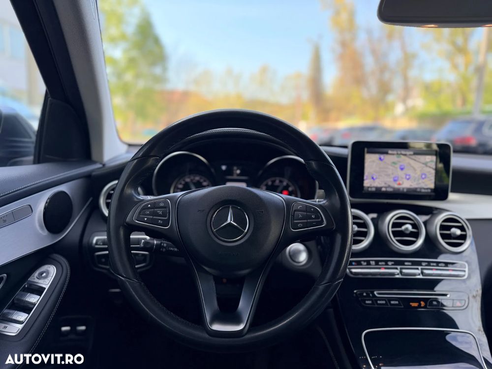 Mercedes-Benz GLC 250 4MATIC 9G-TRONIC AMG Line - 9