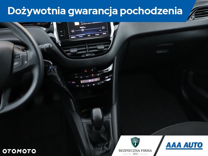Peugeot 208 - 10